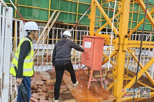 東臨新區(qū)開展建筑施工機(jī)械設(shè)備安全專項(xiàng)檢查，筑牢安全生產(chǎn)防線